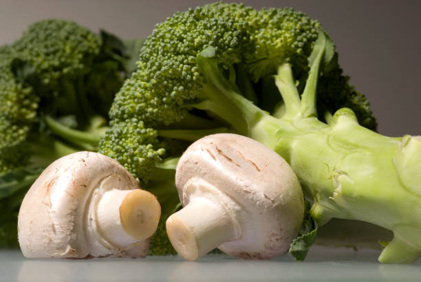 양송이버섯과 브로콜리