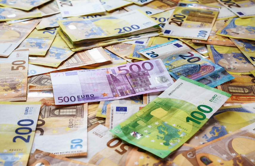 투자 관련 사진 - 돈