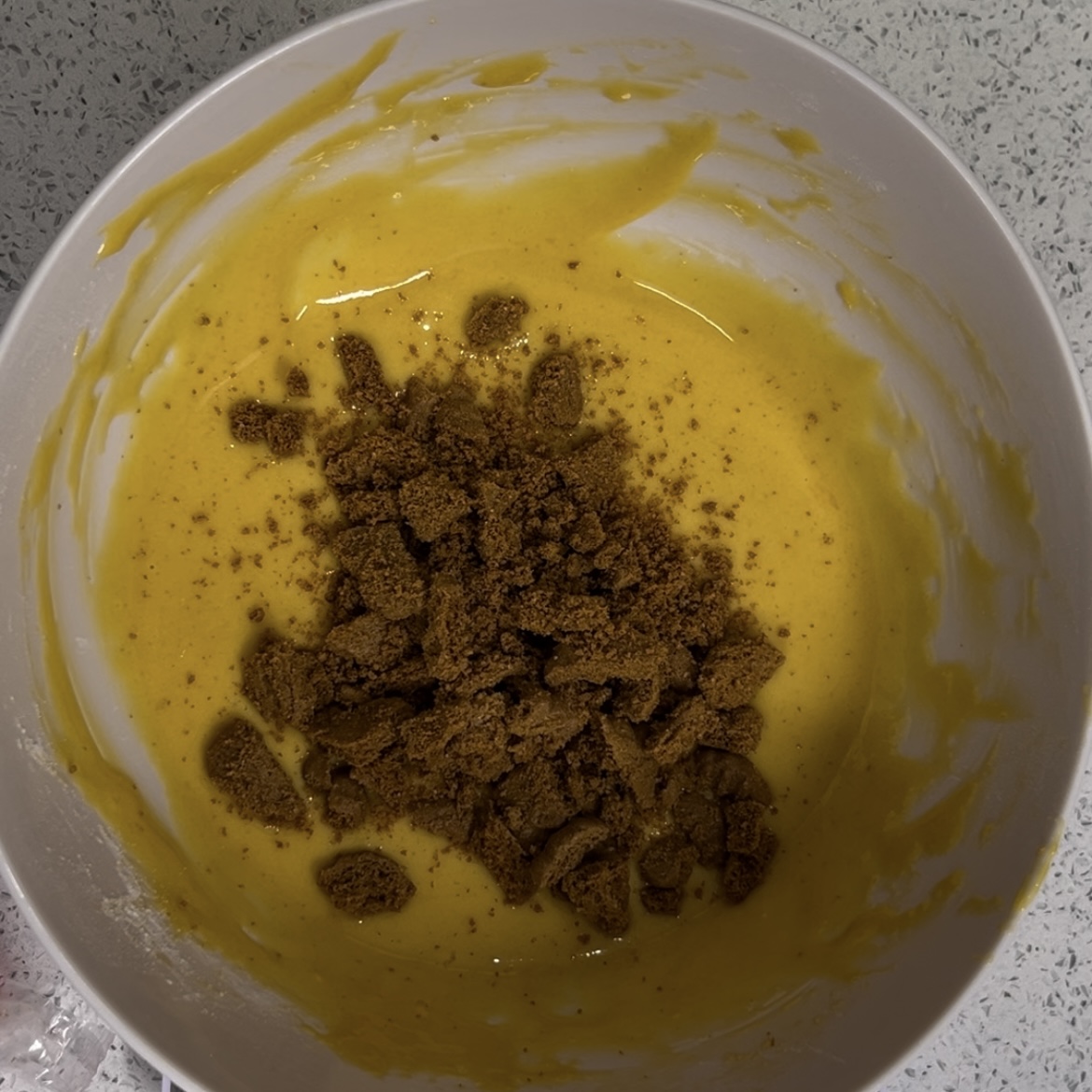 반죽에 로투스 가루 넣기