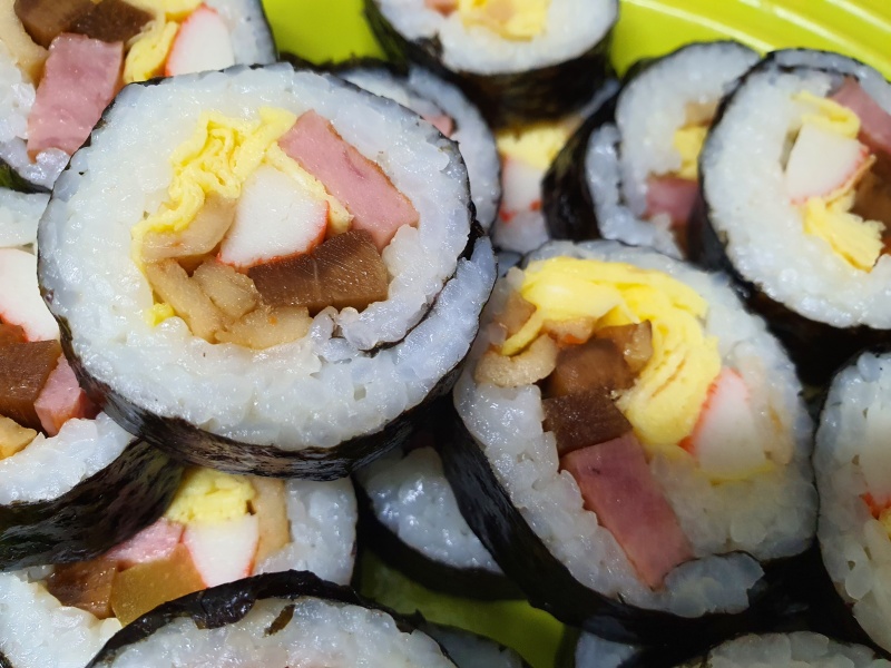 맛있게-조리된-김밥