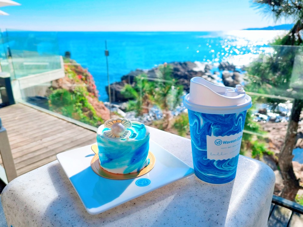 부산 기장 웨이브온 카페: 설명이 필요 없는 오션뷰 원탑