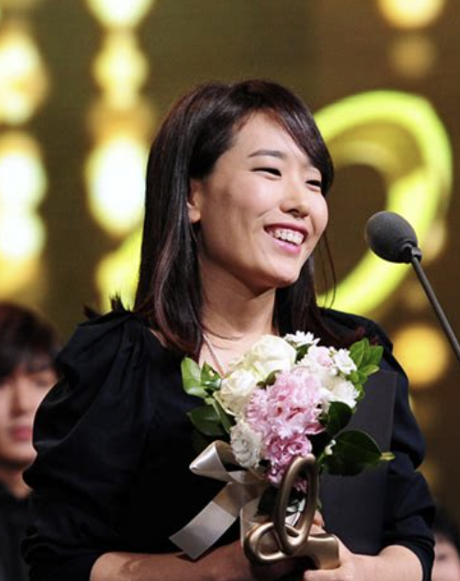 박지은 작가와 관련된 사진