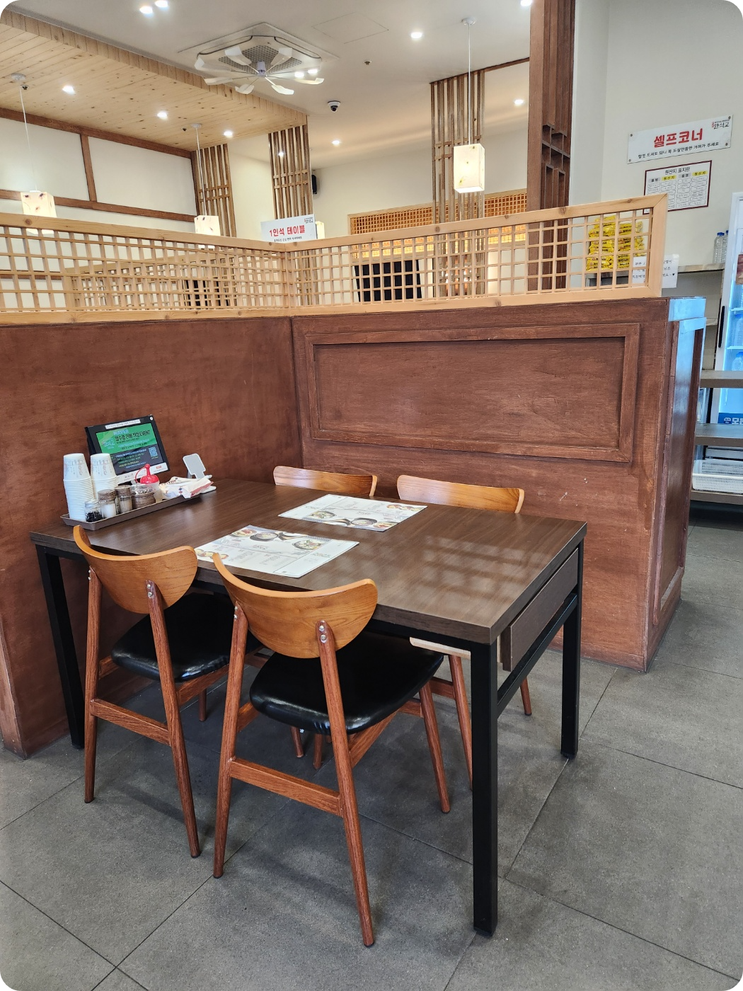 깨끗한 실내 내부 모습