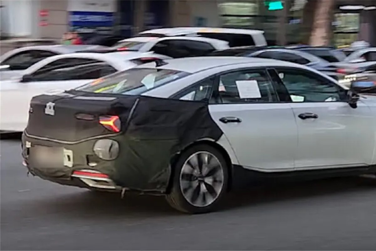 기아 K8 페이스리프트 위장막 테스트카