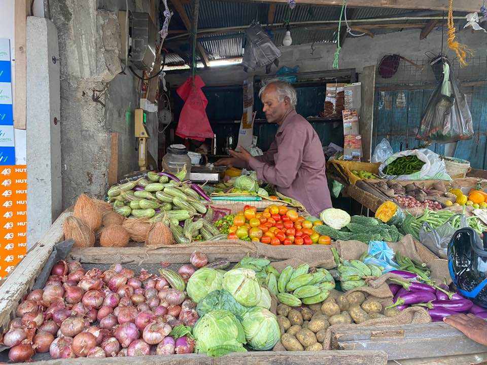스리랑카 시골마을에서 장보기