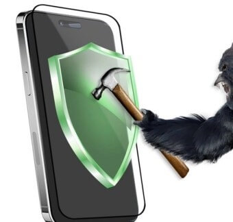 휴대폰-액정보호필름-망치로-쳐도-안깨져요