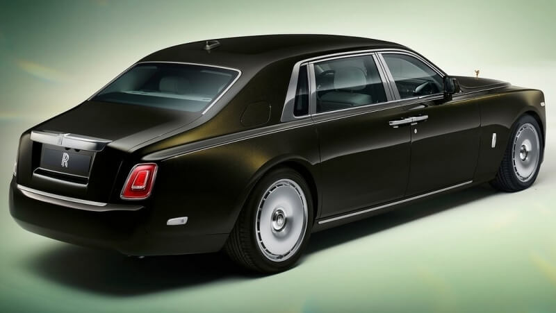 롤스로이스-팬텀-뒷모습