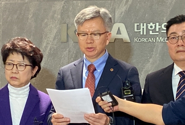 김택우 비대위원장 프로필 학력 병원 경력