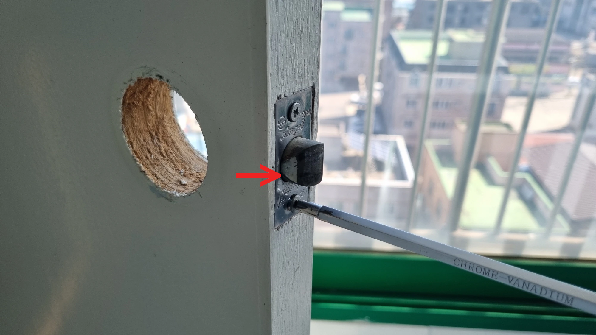 고정 부품 끼우는 방향