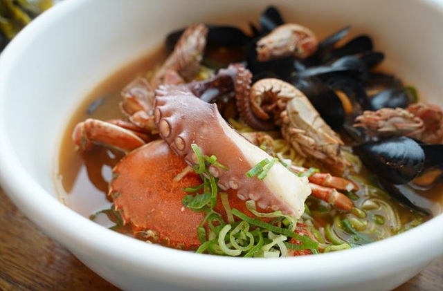 제주 성산 맛집 베스트 현지인추천 제주도여행 온평바다한그릇,독고집,성산바다풍경,전망좋은횟집&amp;흑돼지,몰마농그대와함께해물라면,성산타쿠마스시,꽃담수제버거,성산봄죽칼국수,성산고등어쌈밥김치찜,미향해장국