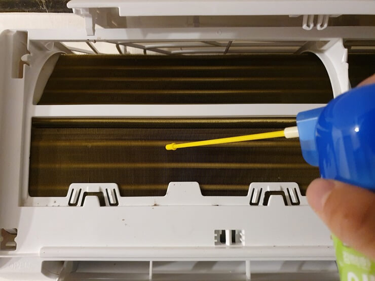 에어컨-스프레이-사용