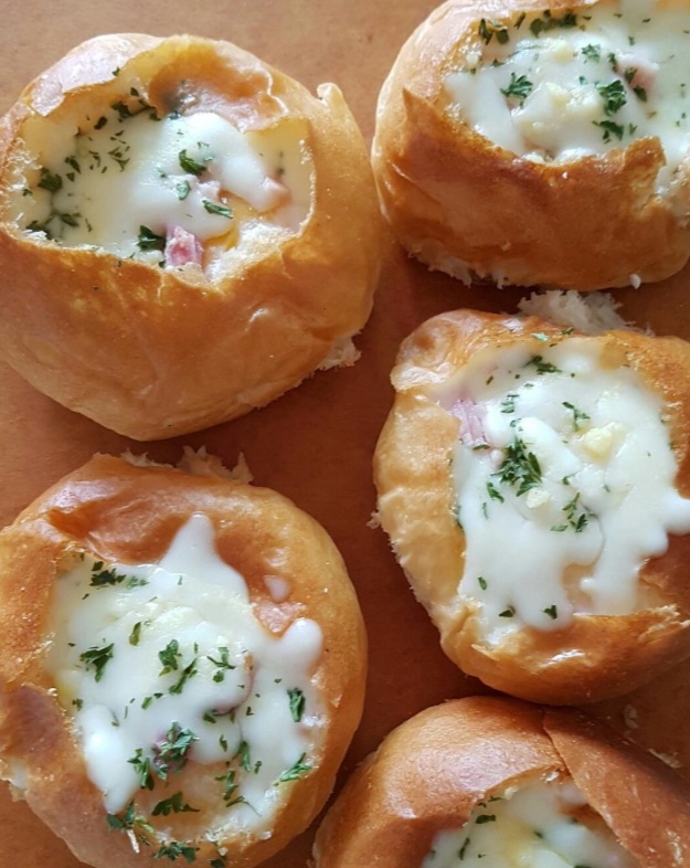 모닝빵 계란 브런치