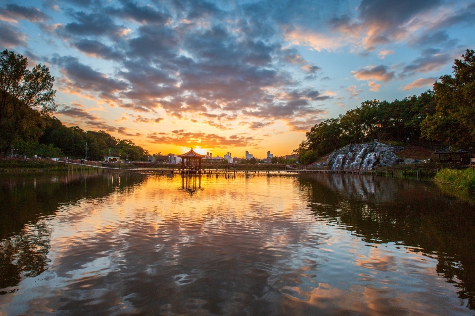 운암지 수변공원