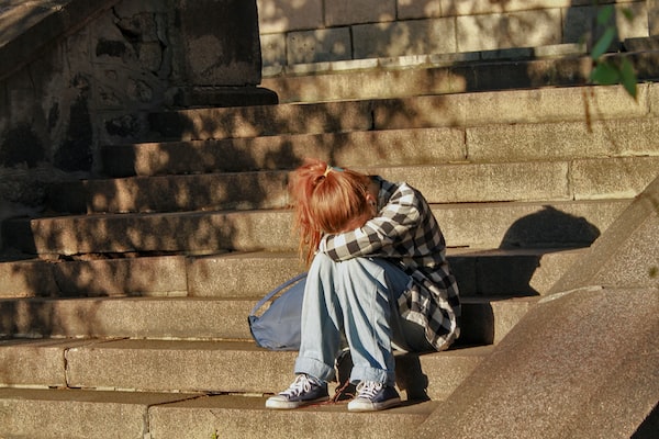 청소년 사춘기 우울증 원인, 특징, 극복 방법