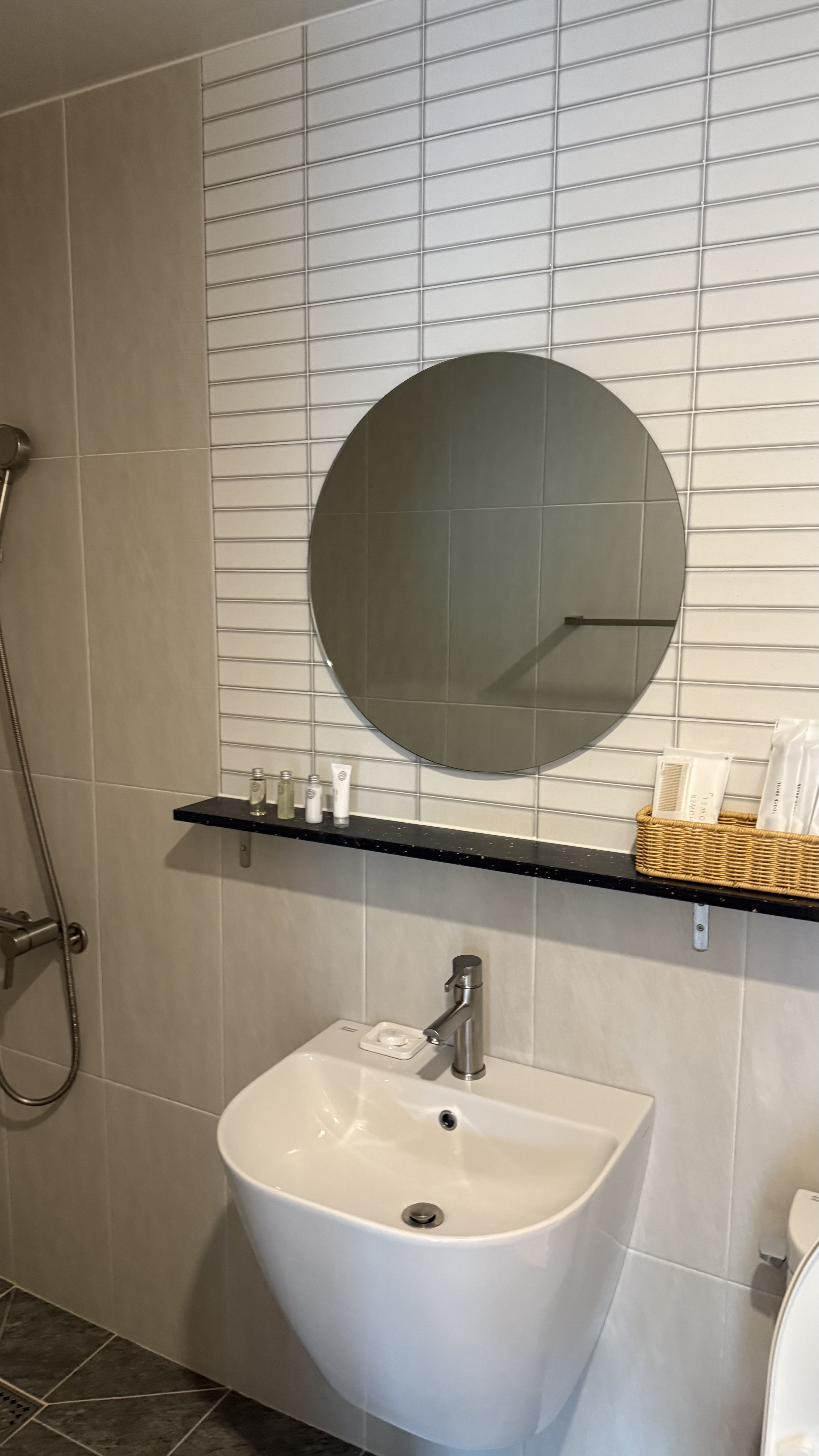 세면대 및 세면도구