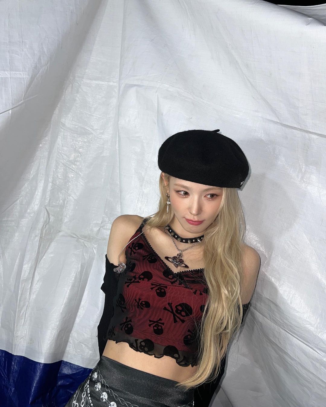 뭔가 부끄러운 듯한