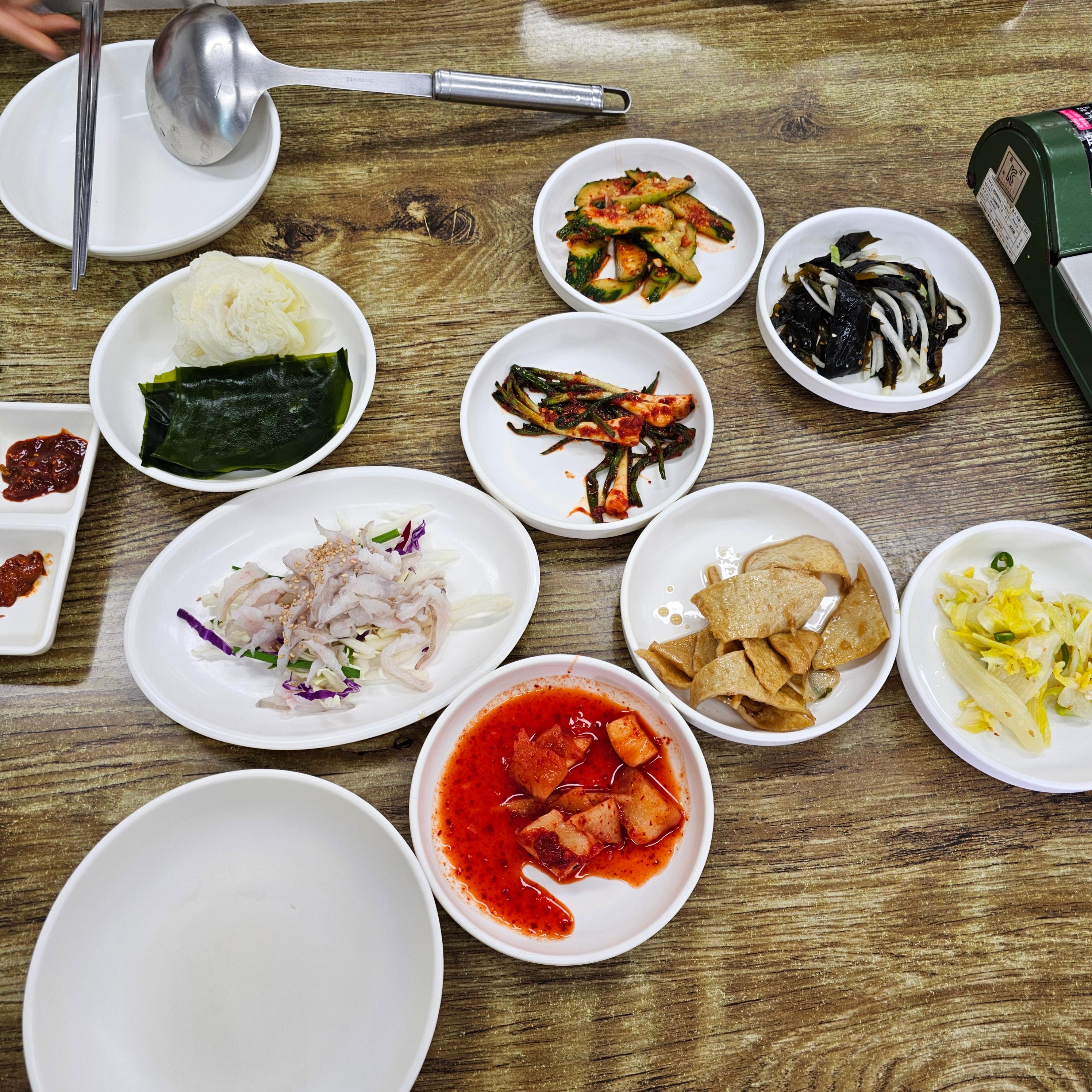 식탁 사진