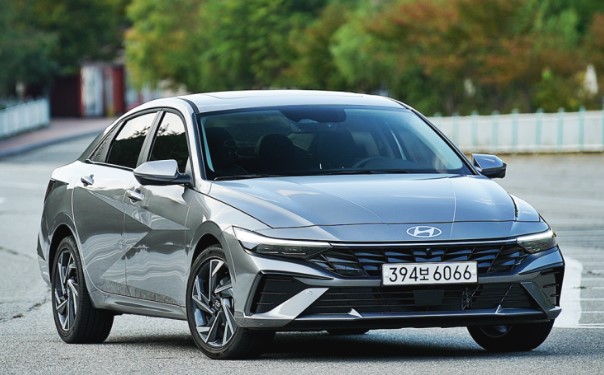 2025 아반떼 앞 모습