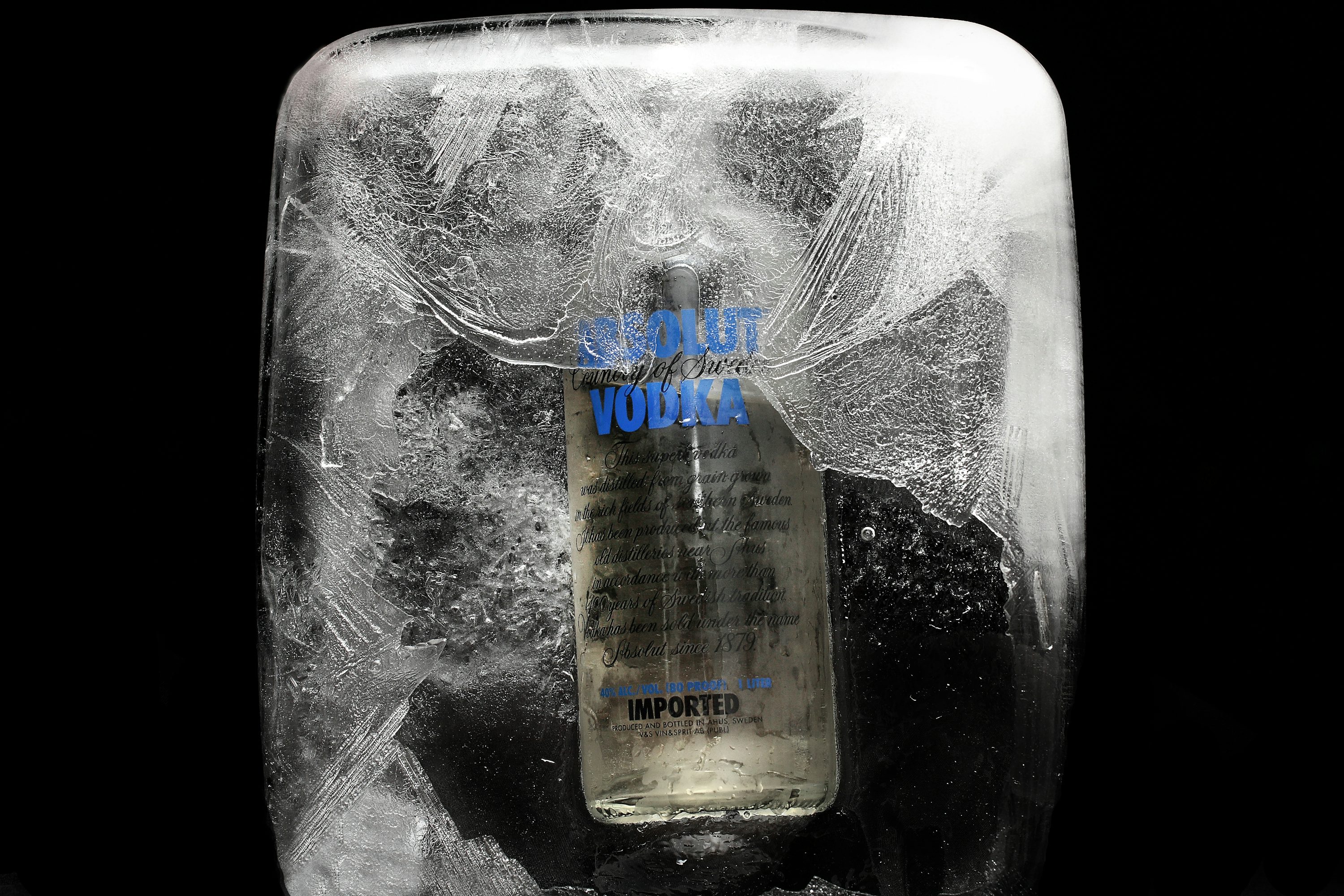 아이스팩 활용한 눈 찜질