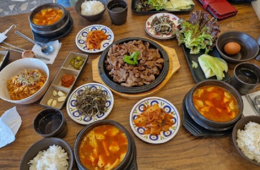백반기행-파주-돼지불백한상