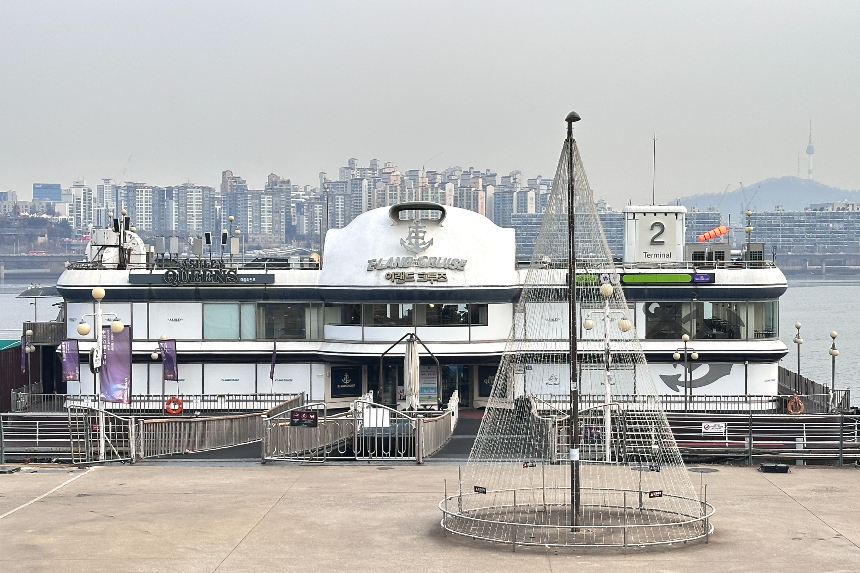 한강 크루즈 뷔페: 로맨틱한 서울 야경과 미식 여행