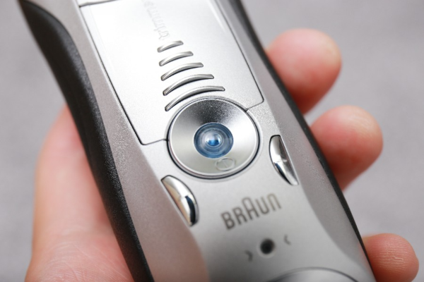 브라운면도기-7855s-전원버튼