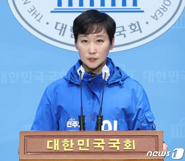 민주당 이지은 대변인 사퇴 파문, 이재명 윤석열 비유 발언의 본질과 8월 전당대회 계파 갈등 완벽 분석