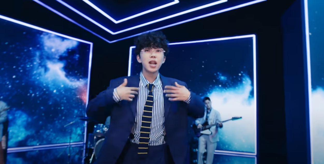 임영웅 자작곡 런던 보이 뮤직비디오(MV) 보기 / 임영웅 신곡 런던 보이 가사 / 임영웅 영화 아임 히어로 더 스타디움 예매 정보