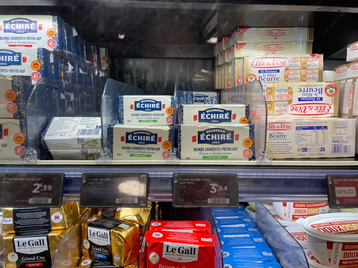 프랑스 에쉬레 버터 Echire Butter 진열 마트 냉장 코너