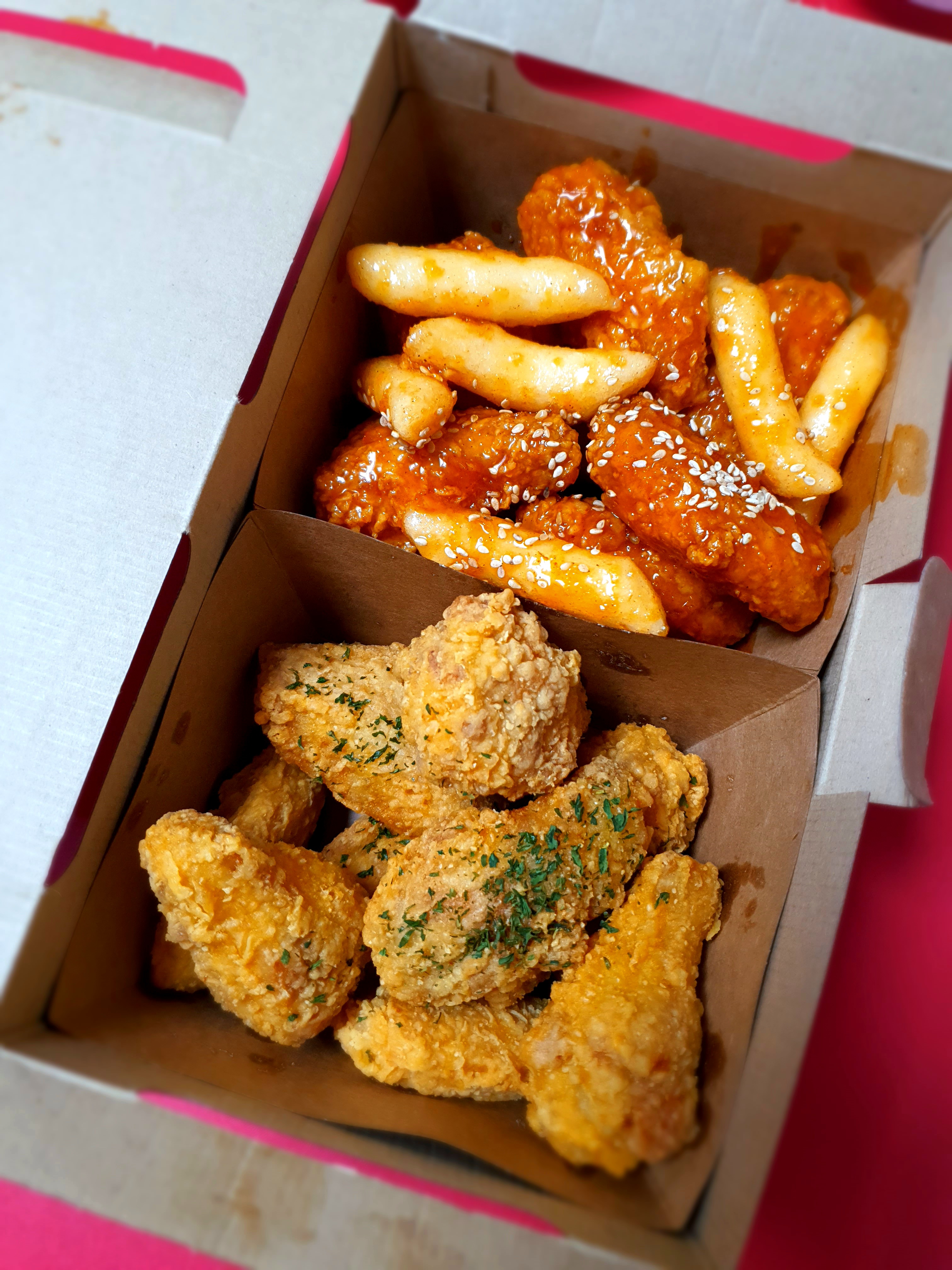 오랜만에-맛보는-양념치킨입니다.