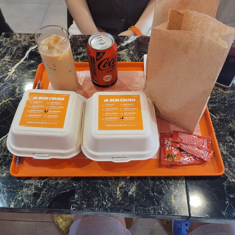 번크러쉬 버거 메뉴