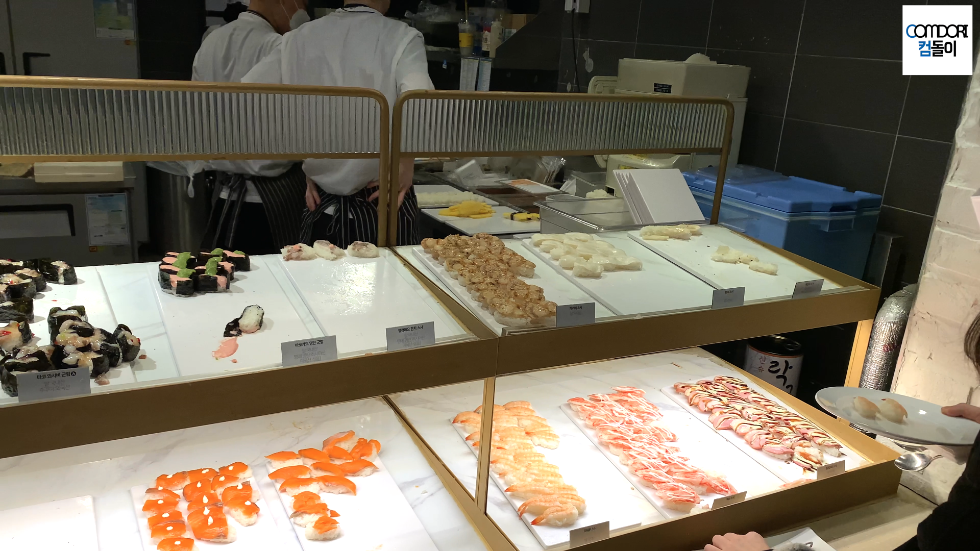 타코와사비 군함, 아보카도 명란 군함, 명란마요 한채 스시 , 가리비 스시, 초새우 스시,