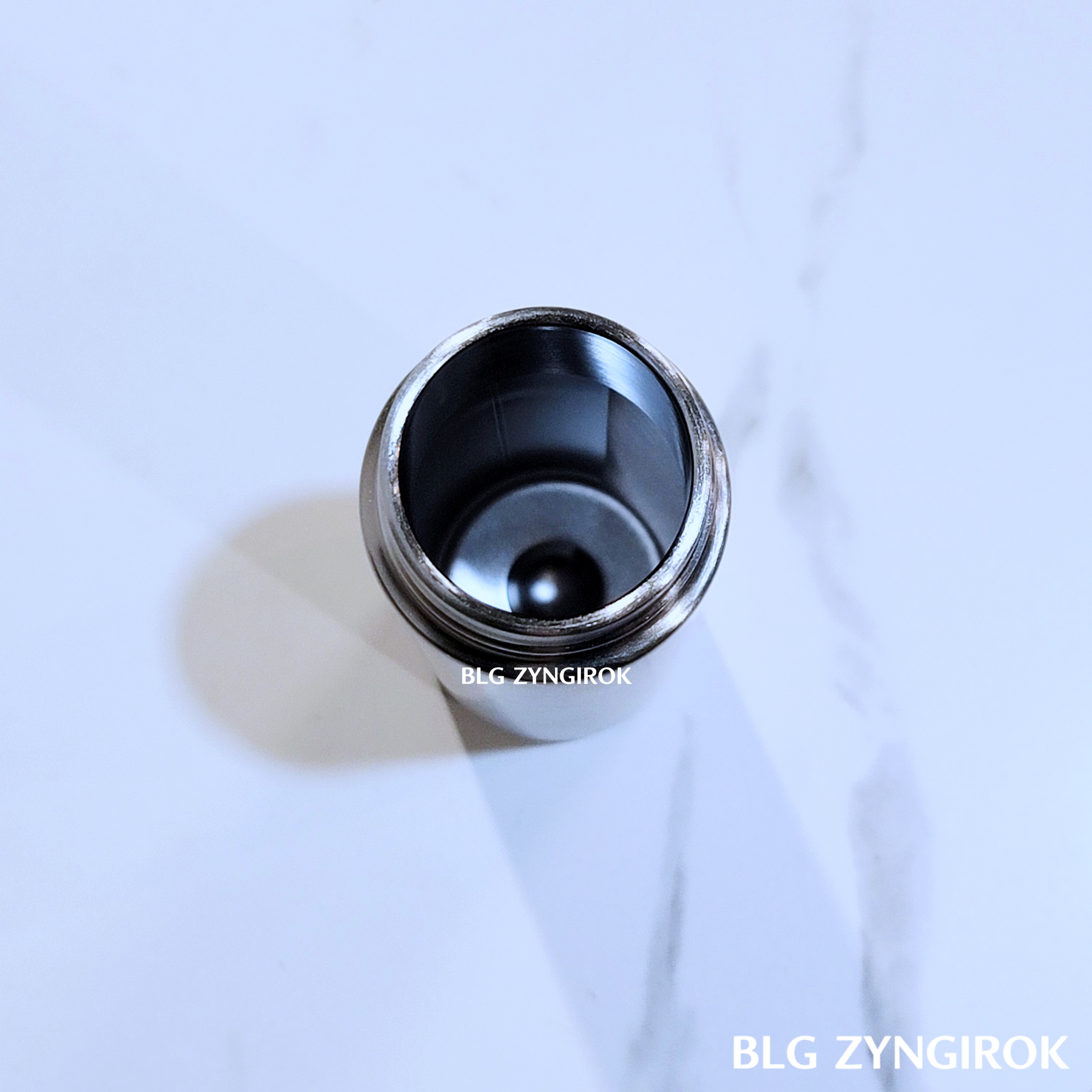 다이소 슬림 텀블러 내부 모습이다.