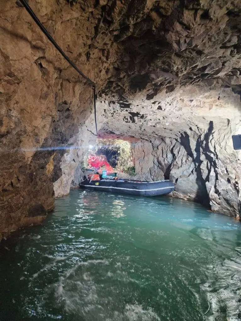 울산 자수정 동굴