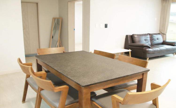 한려해상 생태탐방원 6인실 식탁