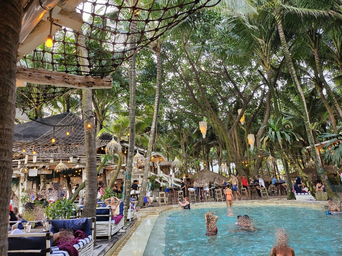 짱구 라브리사 비치클럽