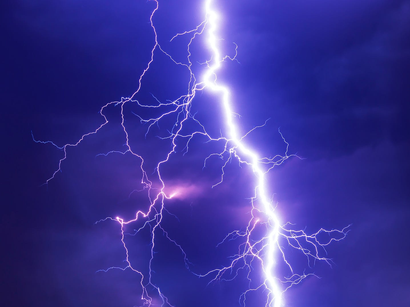 천둥 번개가 치는 이유