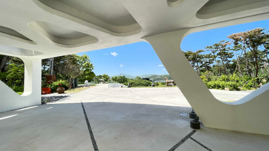 양평 갤러리 카페 카포레 필로티 천정