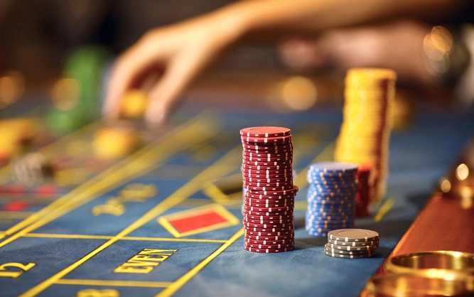 홀덤펍 이란 입장료 불법 현실 규제 정리