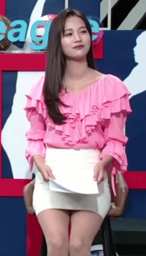 김가현 치마 각선미