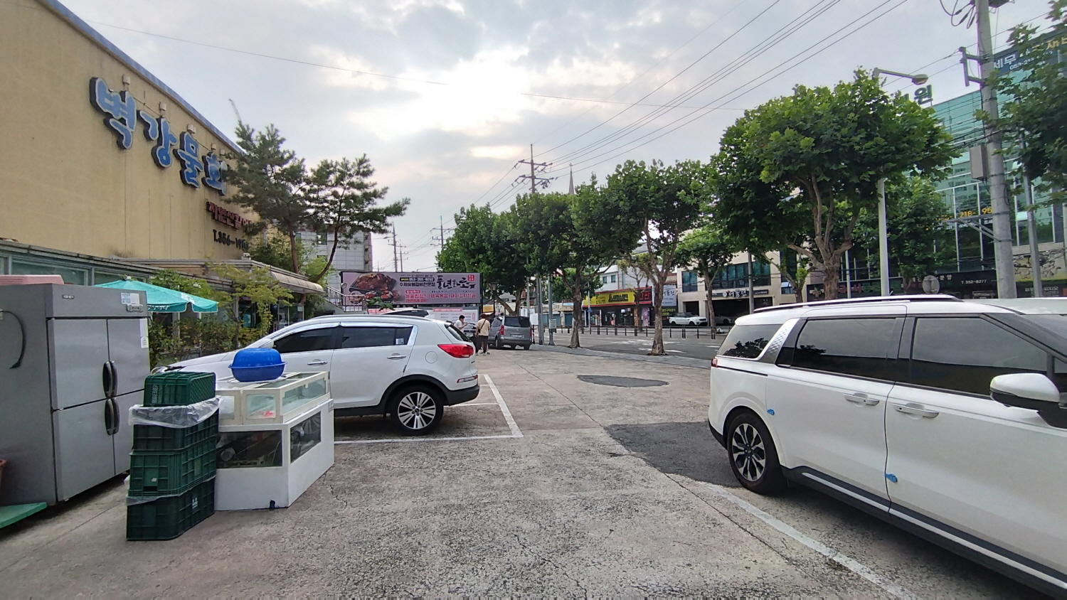 벽강물회 주차장