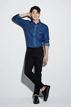 박현호 포즈