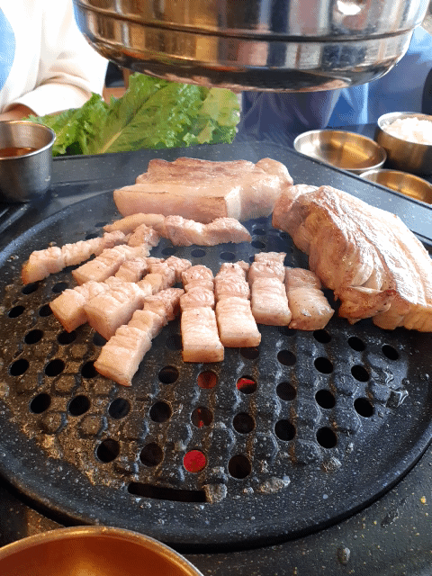 잘익고 있는 흑돼지