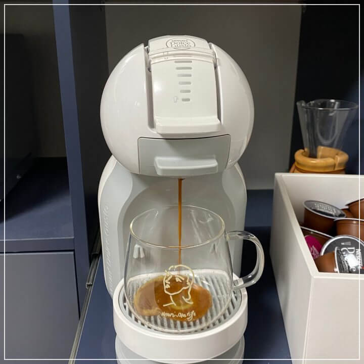 커피-내리는-사진