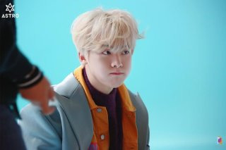 윤산하 뮤지컬 배우