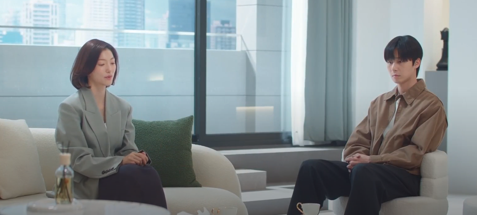 경도와 서지연이 지우 문제로 논의하는 장면