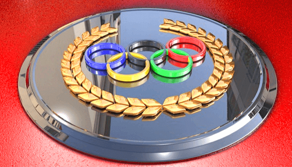 둥그런 은반에 올림픽 오륜지마크가 있고 그 주변을 황금색 월계수잎이 둥글게 두르고 있다.