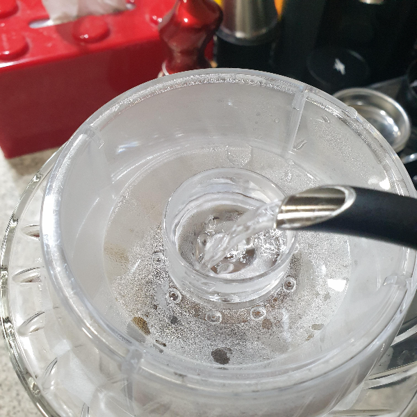 하리오 스위치와 드립 어시스트 레시피 Feat. 커피 익스플로러_뜸 들이기