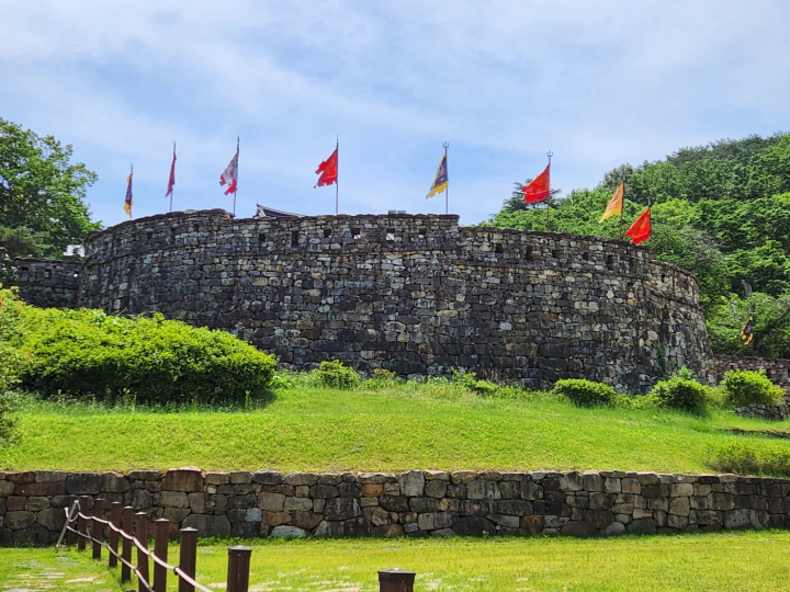 잘 보존된 고창읍성의 정면 모습. 사적 145호