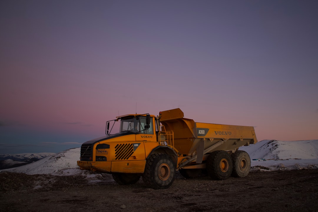 Dump truck